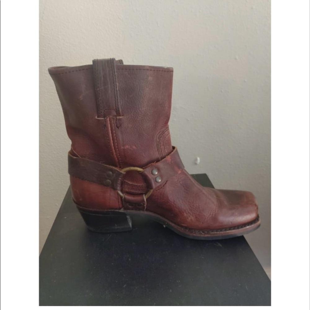 Frye Harness 8R leather belted square toe leather boot women’s 6.5